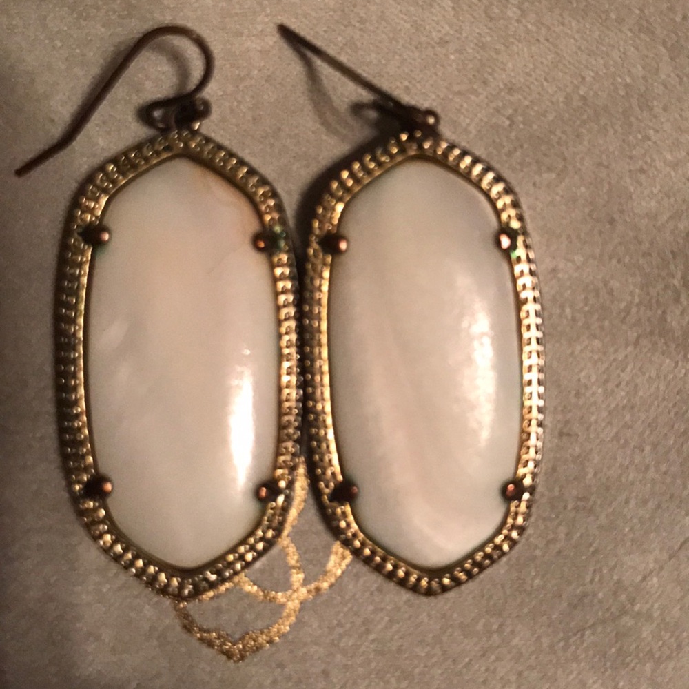 Kendra Scott Elle Earrings, Gold, White Stone.